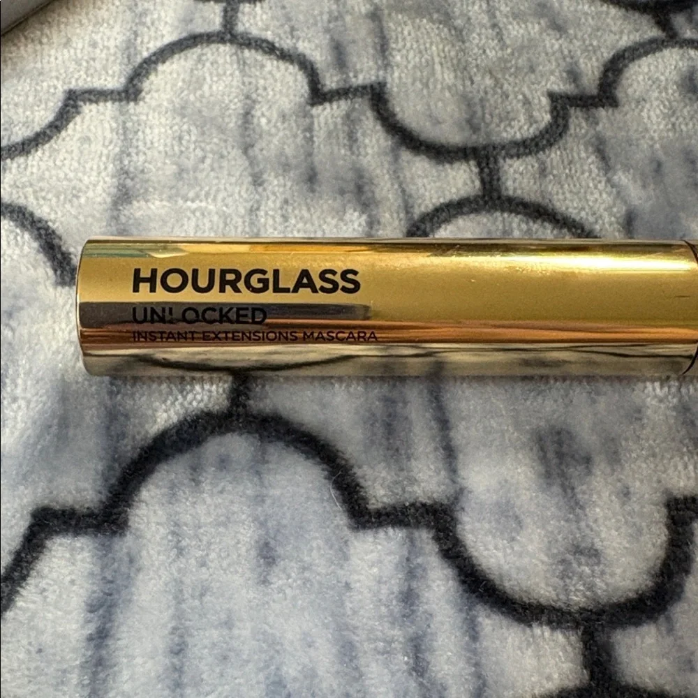 Hourglass Unlocked Mascara - Rich Espresso Brown or Ultra Black